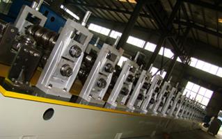 Garage side beam forming equipment